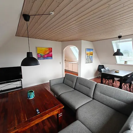 Schönes Haus Mit 165 M², Aufgeteilt In 2wohnungen Villa *