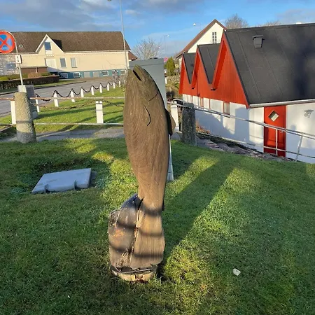 Schönes Haus Mit 165 M², Aufgeteilt In 2wohnungen *